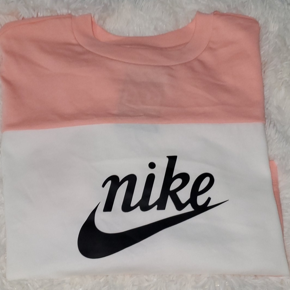 Nike - Picture 5 of 6